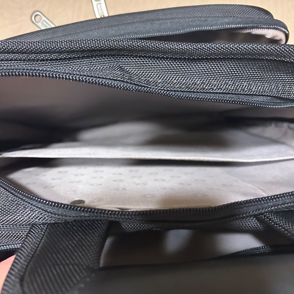 SwissGear Travel Laptop Backpack - Picture 4 of 10